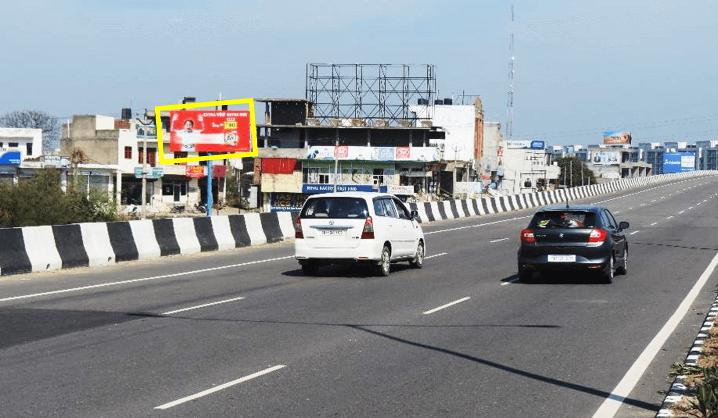 Unipole advertising at Bus Stand, Patiala to Chandigarh Highway, Banur