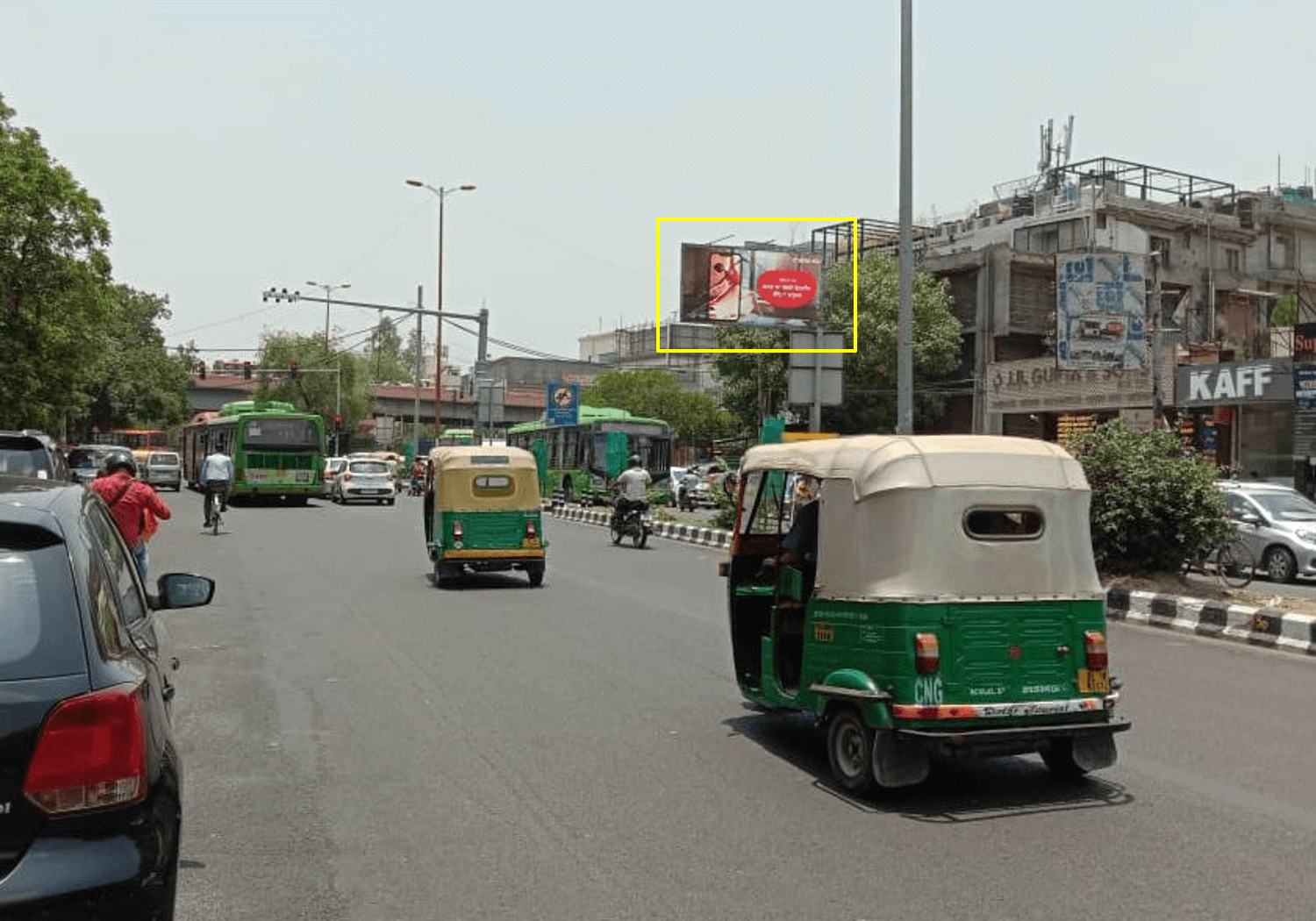 Outdoor Unipole Advertising at South Ex Red Light FTC from Defence Colony towards Ansal Plaza / Khan Market, Delhi