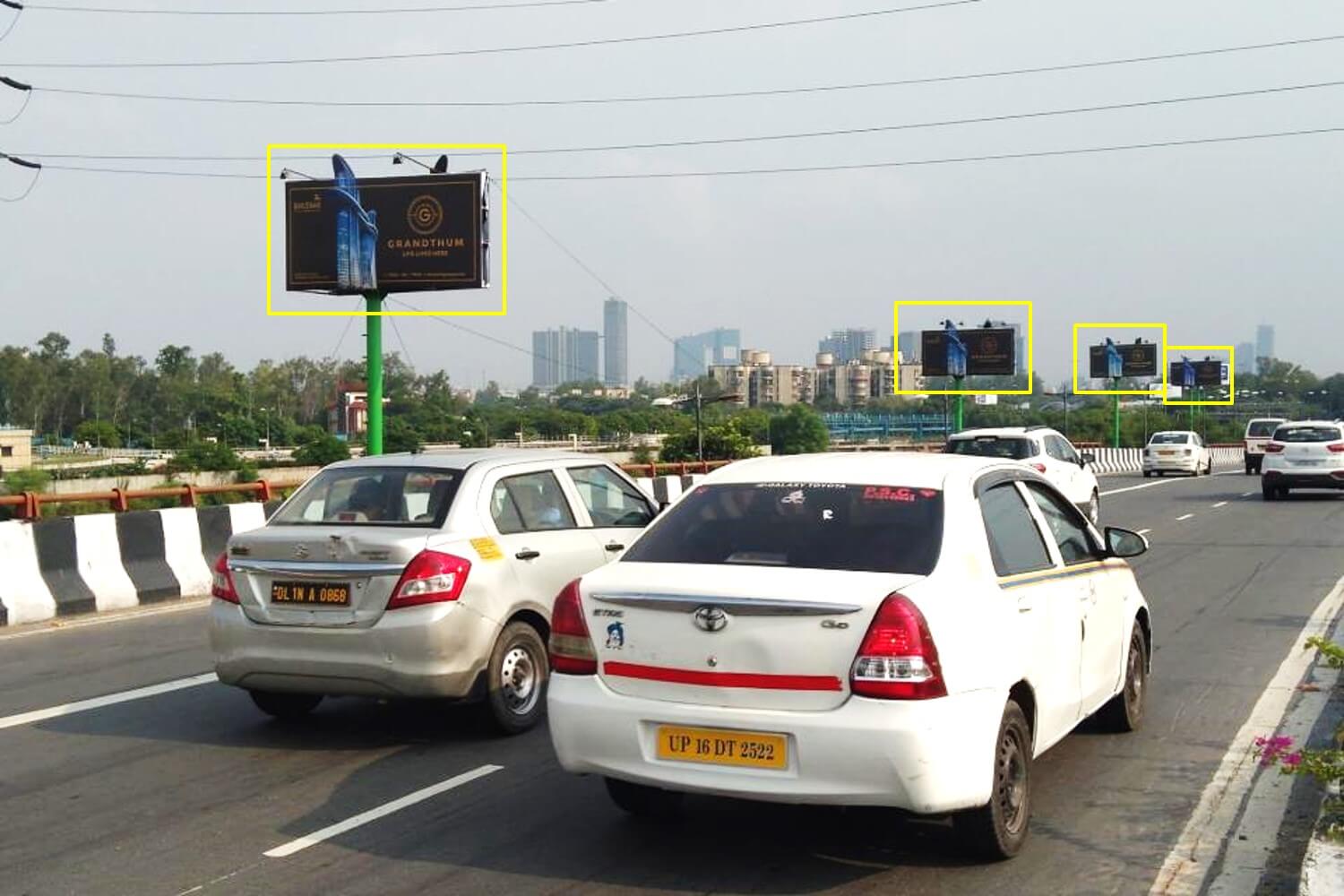 Option No.1 Outdoor Unipole Advertising at Mayur Vihar Nr Hotel Hilton, Link Road towards Noida