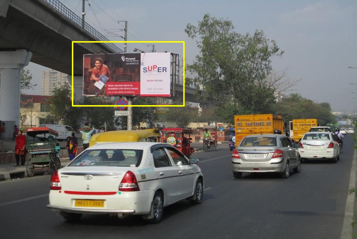 Option No.3 Outdoor Unipole Advertising at Model Town (Nr. Chatrasal Stadium) FTC from Model Town to Azadpur Ring Road