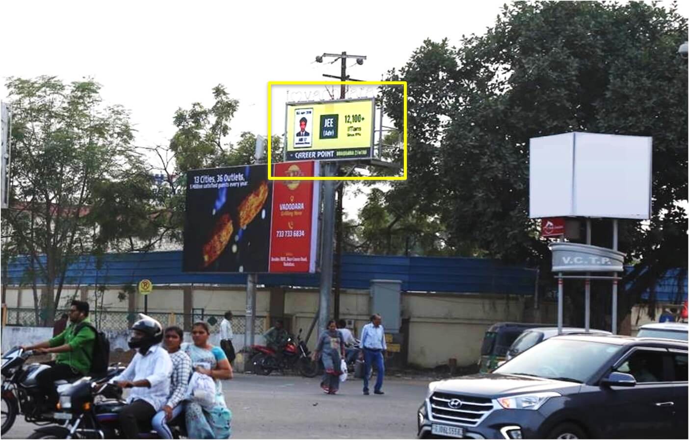 Option No.2 Outdoor Led Screen Advertising at Airport Circle, Manekpark 4 Rasta, Vadodara, Gujarat