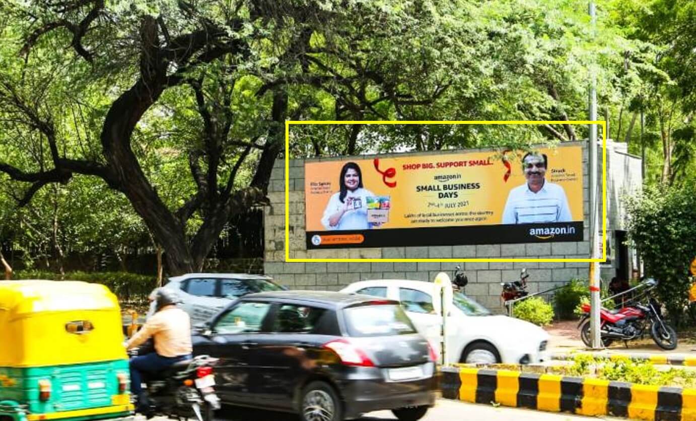 Led Screen Advertising At Chanakyapuri Satya Niketan Junction, Delhi